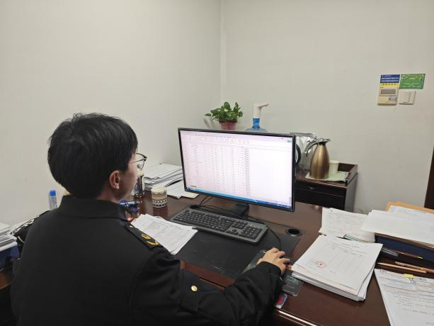 化工公司網(wǎng)站模板,化工公司網(wǎng)頁模板,響應(yīng)式模板,網(wǎng)站制作,網(wǎng)站建站 圖片