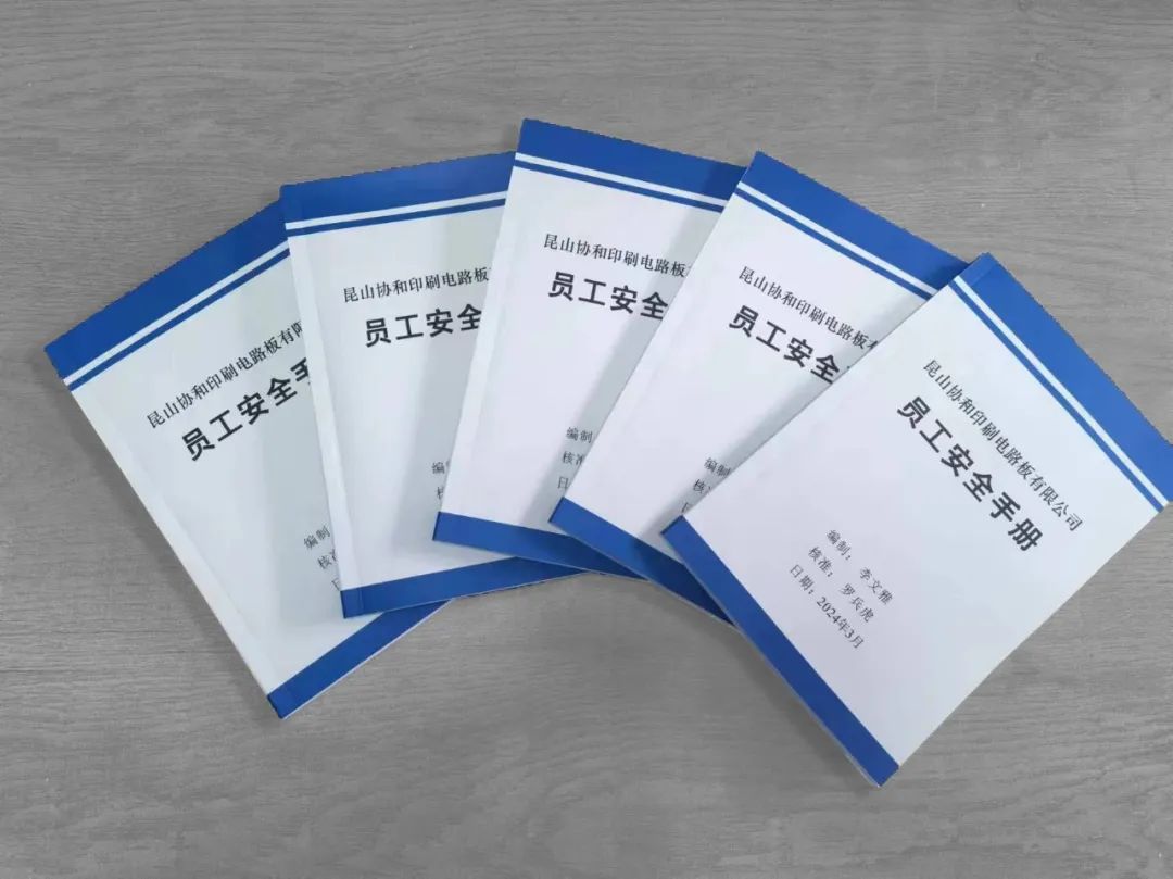 化工公司網(wǎng)站模板,化工公司網(wǎng)頁模板,響應(yīng)式模板,網(wǎng)站制作,網(wǎng)站建站 圖片