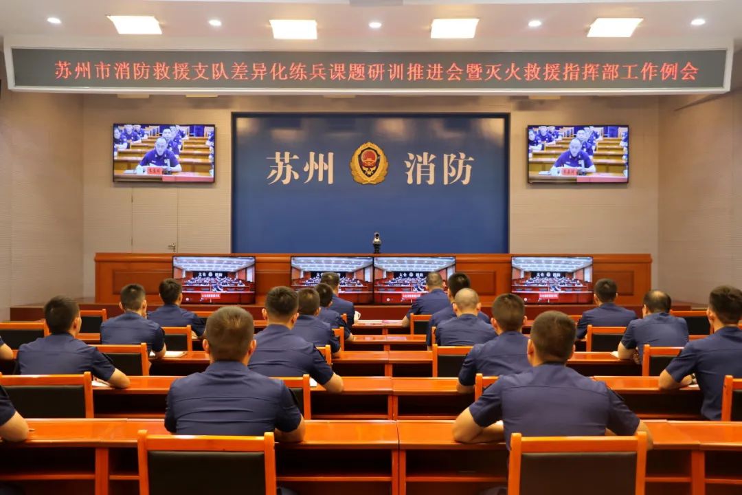 化工公司網(wǎng)站模板,化工公司網(wǎng)頁(yè)模板,響應(yīng)式模板,網(wǎng)站制作,網(wǎng)站建站 圖片